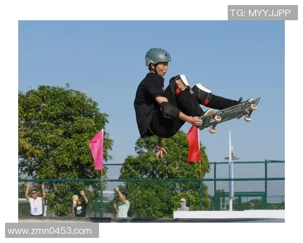 重庆滑板队在全国滑板节奏排行榜中荣获第八名展现出强大实力与潜力